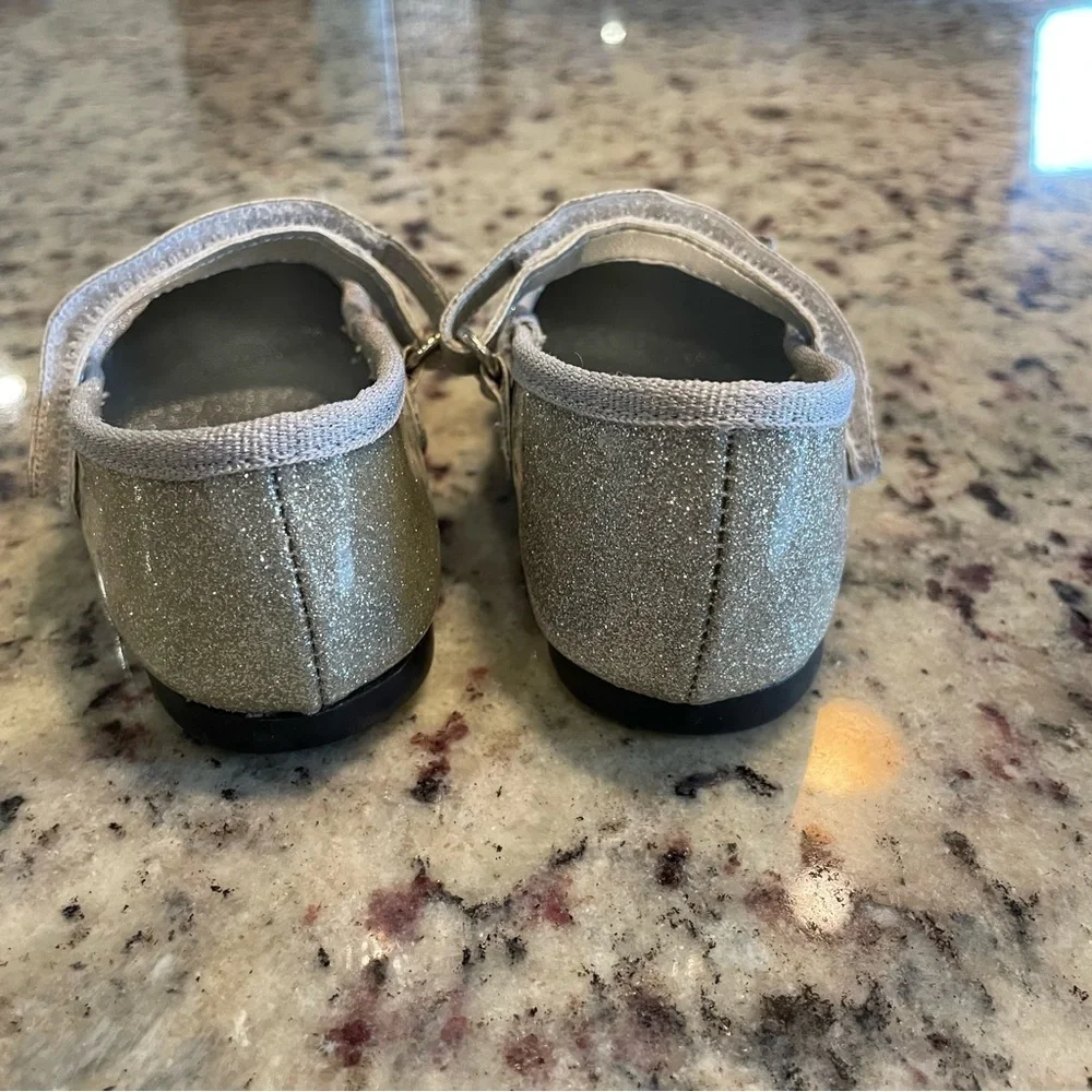 Baby girls sparkly maryjanes size 5
